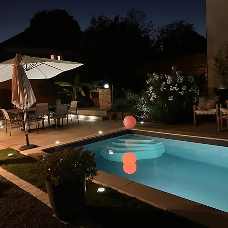 Parenthese De Reve - Piscine & Confort Au Mans Bed & Breakfast